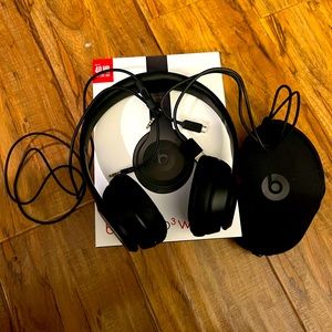 Beats by Dr. Dre Solo3 Wireless On-Ear Bluetooth Headphones
